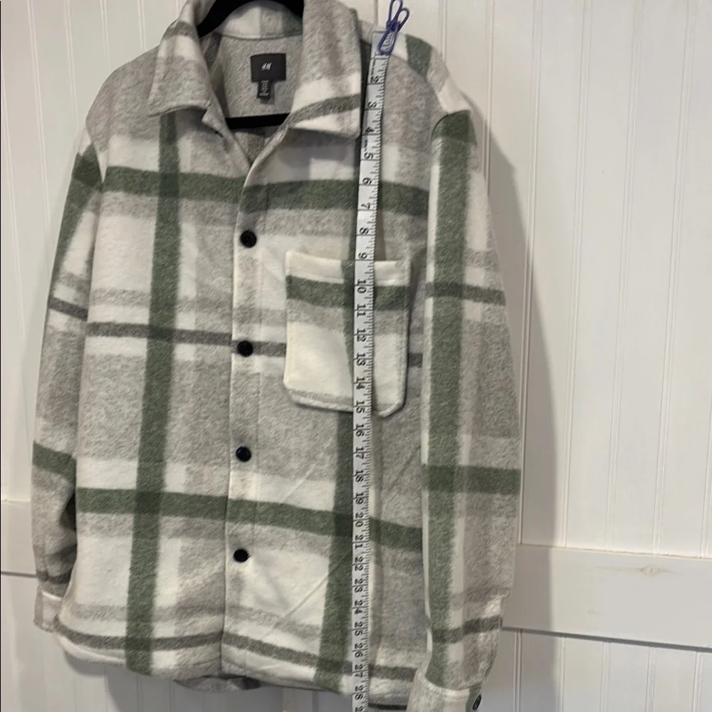 H&M collared,Gray, white & Green plaid, button down, relaxed over-shirt  size M
